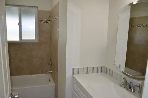 Bath - 1410 W Bush St, Lemoore, CA 93245 photo 6 of 7
