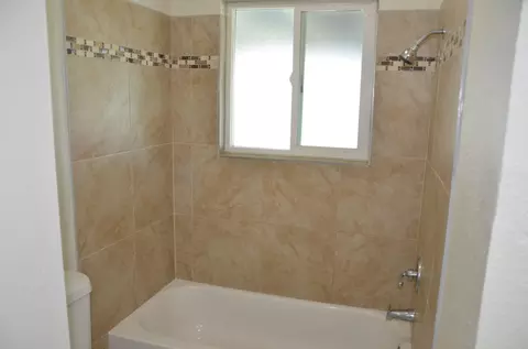 Bath - 1410 W Bush St, Lemoore, CA 93245 photo 7 of 7
