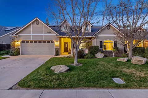5126 W Modoc Ave, Visalia, CA 93291