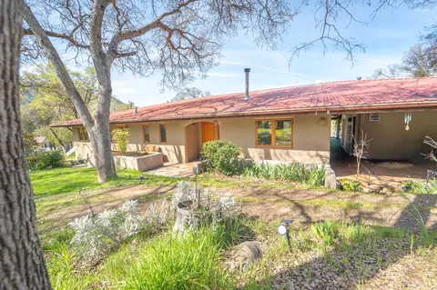 44294 Sequoia Oaks Dr, Three Rivers, CA 93271