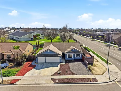 View/Area - 865 Avalon Dr, Lemoore, CA 93245 photo 2 of 9