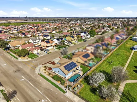 View/Area - 865 Avalon Dr, Lemoore, CA 93245 photo 7 of 9