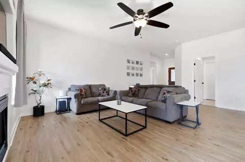 Other - 865 Avalon Dr, Lemoore, CA 93245 photo 4 of 9