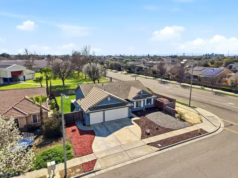 View/Area - 865 Avalon Dr, Lemoore, CA 93245 photo 1 of 9