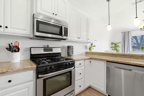 Kitchen - 865 Avalon Dr, Lemoore, CA 93245 photo 4 of 4