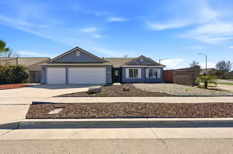 865 Avalon Dr, Lemoore, CA 93245