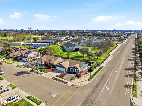 View/Area - 865 Avalon Dr, Lemoore, CA 93245 photo 6 of 9