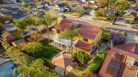 View/Area - 2635 E Paradise Ave, Visalia, CA 93292 photo 2 of 4