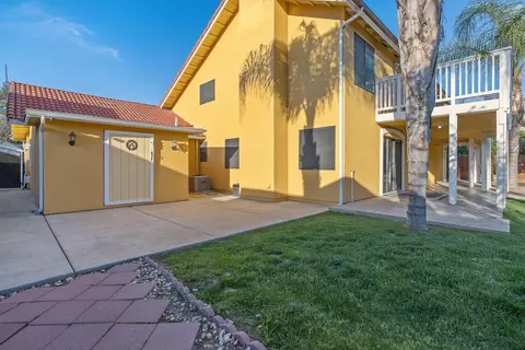 Exterior - 2635 E Paradise Ave, Visalia, CA 93292 photo 21 of 23