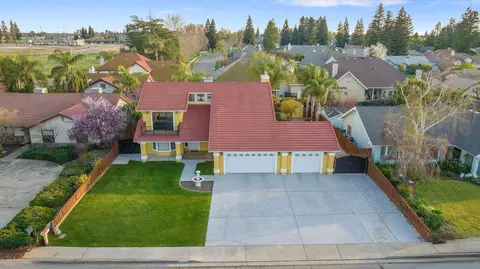 View/Area - 2635 E Paradise Ave, Visalia, CA 93292 photo 4 of 4