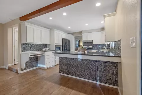 Kitchen - 2635 E Paradise Ave, Visalia, CA 93292 photo 1 of 4
