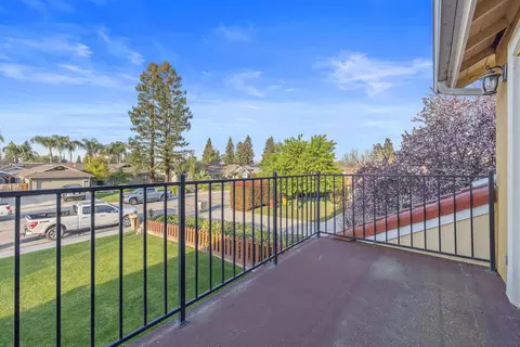 Exterior - 2635 E Paradise Ave, Visalia, CA 93292 photo 7 of 23