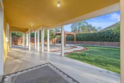Exterior - 2635 E Paradise Ave, Visalia, CA 93292 photo 10 of 23