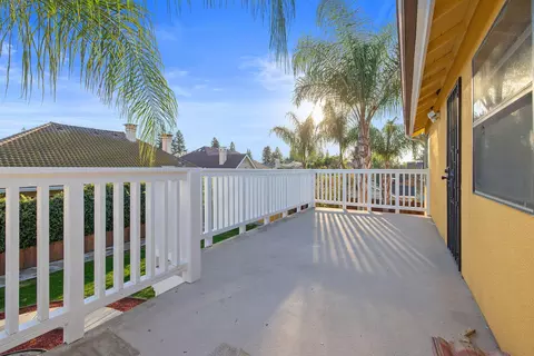 Exterior - 2635 E Paradise Ave, Visalia, CA 93292 photo 8 of 23