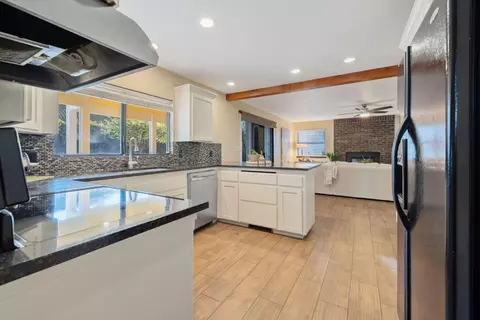 Kitchen - 2635 E Paradise Ave, Visalia, CA 93292 photo 4 of 4