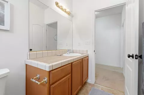 Entry Way - 3947 E Cambridge Ave, Visalia, CA 93292 photo 4 of 4