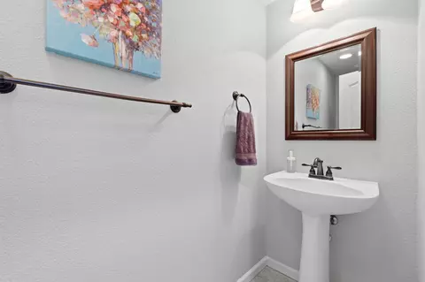 Bath - 3947 E Cambridge Ave, Visalia, CA 93292 photo 1 of 7