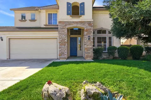 Exterior - 3947 E Cambridge Ave, Visalia, CA 93292 photo 6 of 13