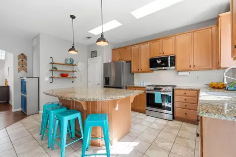 Kitchen - 3947 E Cambridge Ave, Visalia, CA 93292 photo 3 of 6