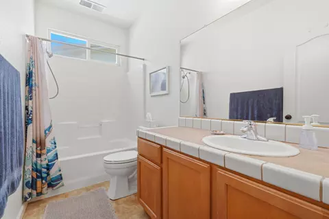 Bath - 3947 E Cambridge Ave, Visalia, CA 93292 photo 5 of 7