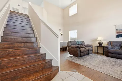 Entry Way - 3947 E Cambridge Ave, Visalia, CA 93292 photo 1 of 4