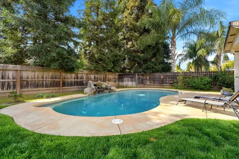 Exterior - 3947 E Cambridge Ave, Visalia, CA 93292 photo 13 of 13