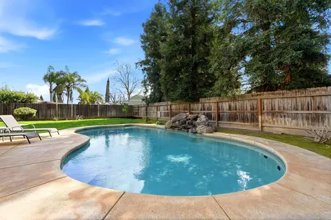 Exterior - 3947 E Cambridge Ave, Visalia, CA 93292 photo 9 of 13