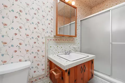Bath - 40673 Old Three Rivers Rd #3, Three Rivers, CA 93271 photo 1 of 2