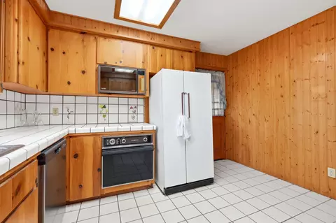 Kitchen - 40673 Old Three Rivers Rd #3, Three Rivers, CA 93271 photo 5 of 5