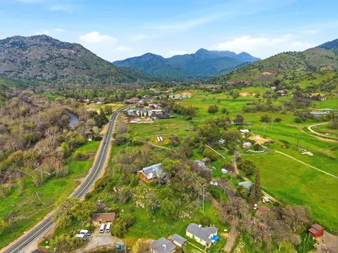 View/Area - 40673 Old Three Rivers Rd #3, Three Rivers, CA 93271 photo 5 of 8