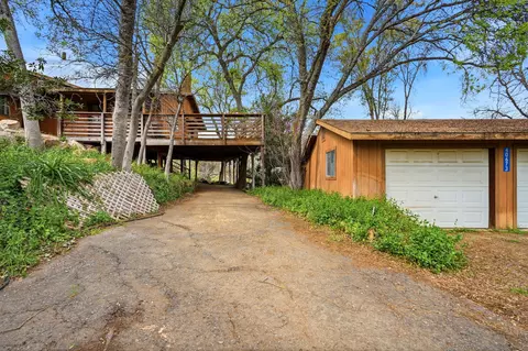 Exterior - 40673 Old Three Rivers Rd #3, Three Rivers, CA 93271 photo 3 of 10