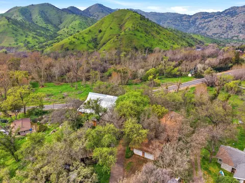 View/Area - 40673 Old Three Rivers Rd #3, Three Rivers, CA 93271 photo 3 of 8