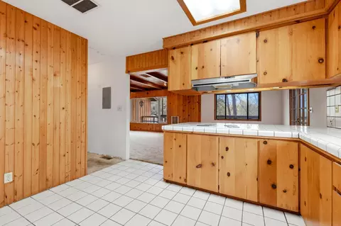 Kitchen - 40673 Old Three Rivers Rd #3, Three Rivers, CA 93271 photo 4 of 5