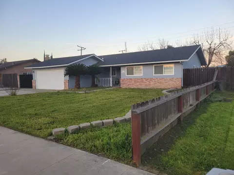 Exterior - 2445 S Memory St, Visalia, CA 93277 photo 2 of 8