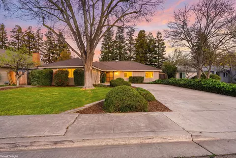 2936 S Conyer St, Visalia, CA 93277