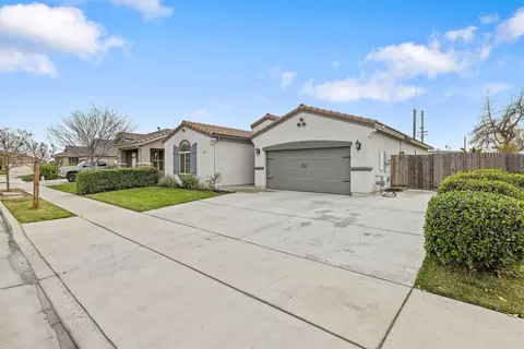 1821 E Arlen Ave, Visalia, CA 93292 photo 3
