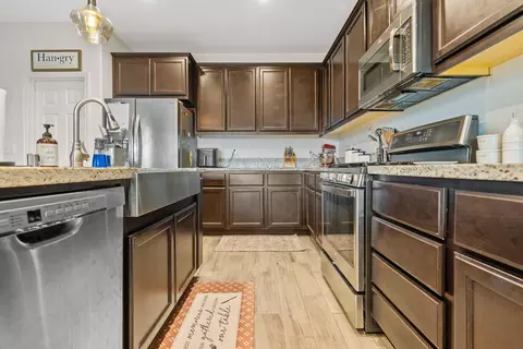 1821 E Arlen Ave, Visalia, CA 93292 photo 12