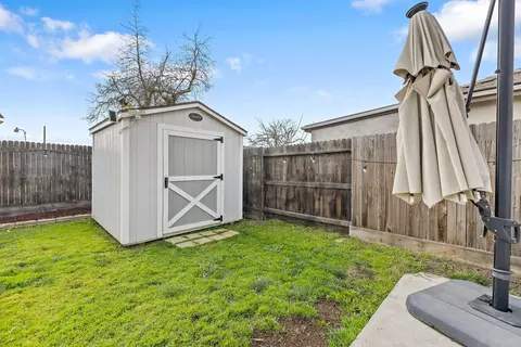 1821 E Arlen Ave, Visalia, CA 93292 photo 40
