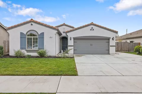 1821 E Arlen Ave, Visalia, CA 93292