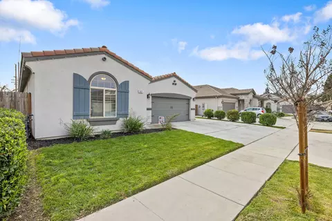 1821 E Arlen Ave, Visalia, CA 93292 photo 2