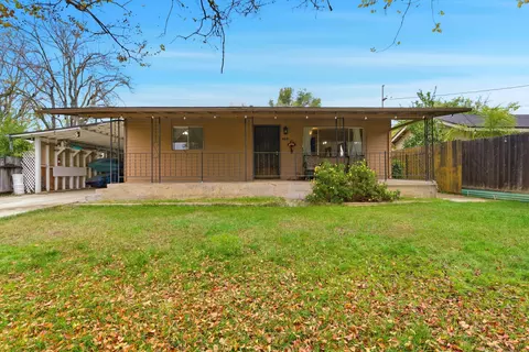 469 Pomegranate St, Woodlake, CA 93286
