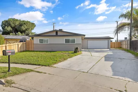 1209 Neville St, Hanford, CA 93230