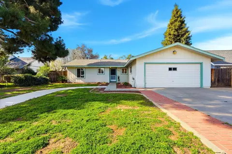407 N Vista St, Visalia, CA 93292