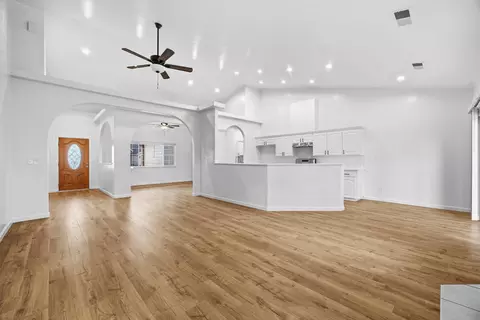 Living - 467 Atwood Ave, Exeter, CA 93221 photo 2 of 5