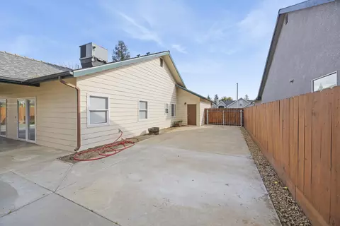 Exterior - 467 Atwood Ave, Exeter, CA 93221 photo 2 of 9