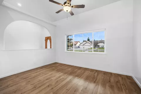 Living - 467 Atwood Ave, Exeter, CA 93221 photo 4 of 5