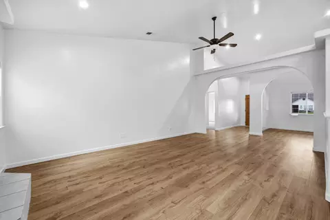 Living - 467 Atwood Ave, Exeter, CA 93221 photo 3 of 5