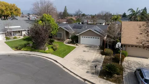 1250 N Mckinley Ct, Dinuba, CA 93618