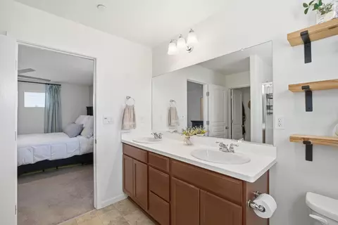 Entry Way - 3709 E Cypress Ave, Visalia, CA 93292 photo 6 of 6