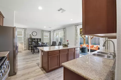 Kitchen - 3709 E Cypress Ave, Visalia, CA 93292 photo 8 of 9